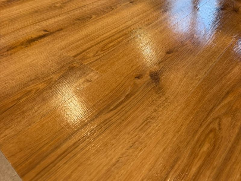 Gereinigter Holzboden in einem Objekt in Hamburg
